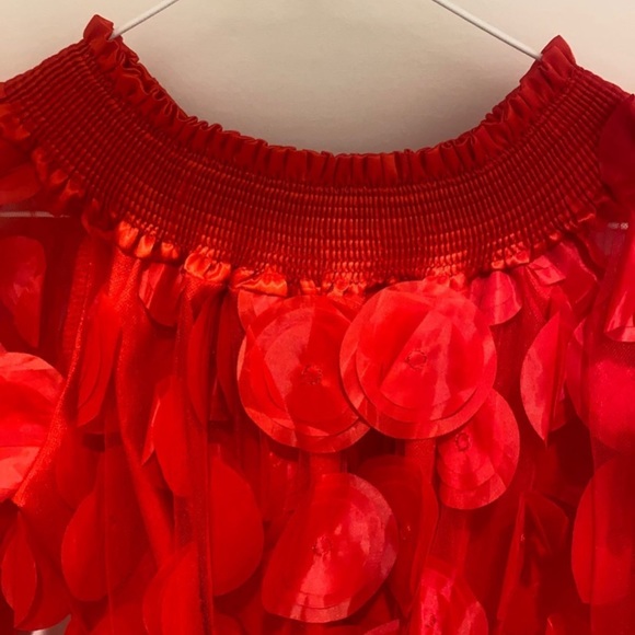 Souk & Sépia red 3-D petal off the shoulder dress - Picture 7 of 11